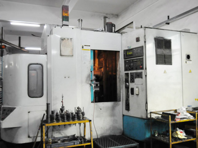 进口四轴连动卧式加工中